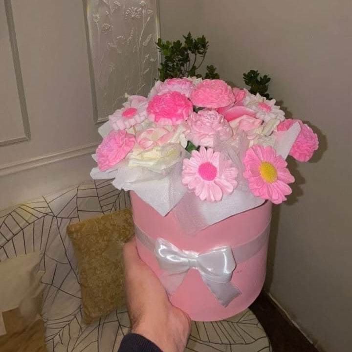 Candy Blush bouquet M010